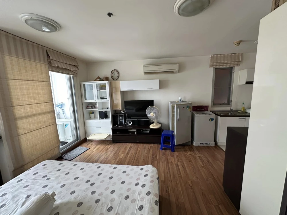 Condo for sale, Sukhumvit Plus, STUDIO room, fully furnished. You can just come in and stay.