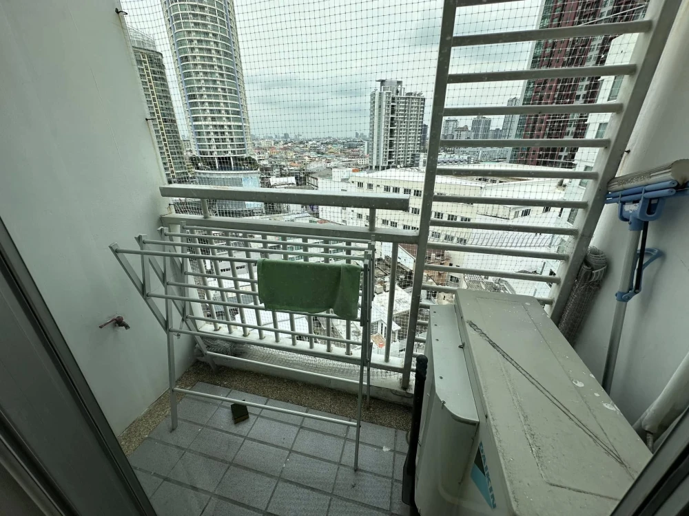 Condo for sale, Sukhumvit Plus, STUDIO room, fully furnished. You can just come in and stay.