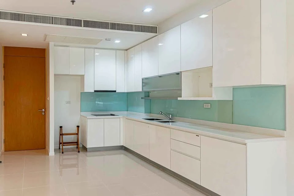 Condo for sale, Amanta Lumpini, large, spacious room, clean, airy, people who like to decorate their rooms, can't miss it.