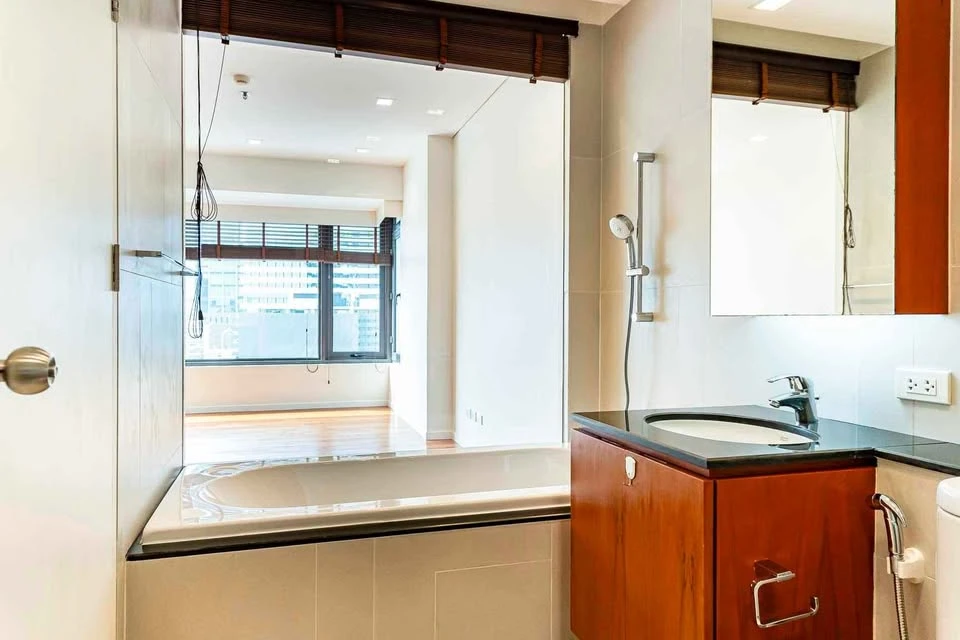 Condo for sale, Amanta Lumpini, large, spacious room, clean, airy, people who like to decorate their rooms, can't miss it.