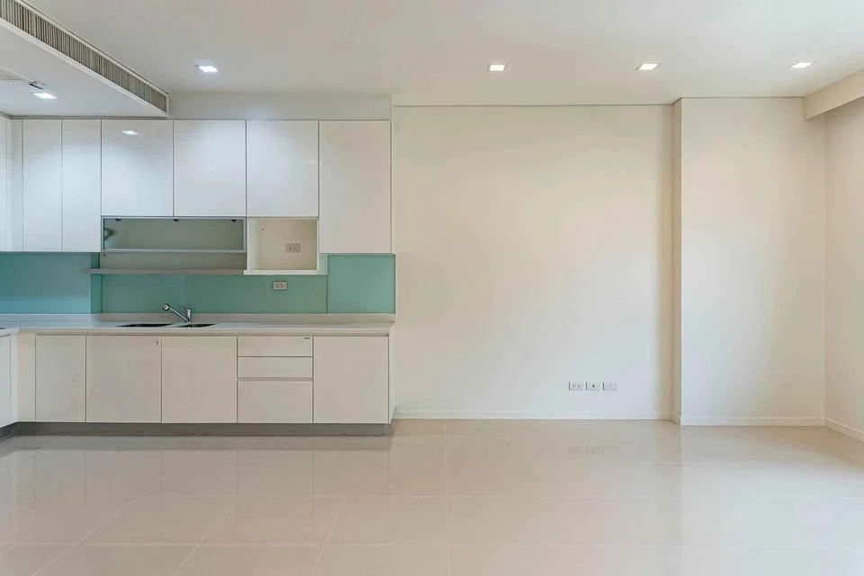 Condo for sale, Amanta Lumpini, large, spacious room, clean, airy, people who like to decorate their rooms, can't miss it.