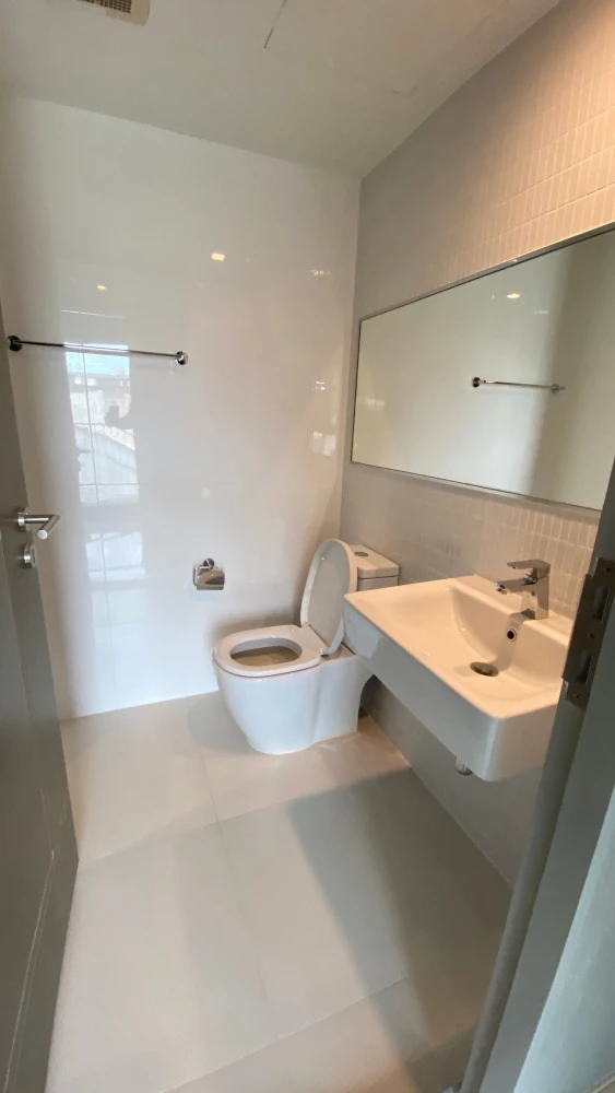 Condo for sale, Hue Sukhumvit. Beautiful and comfortable unit. Buy now!!