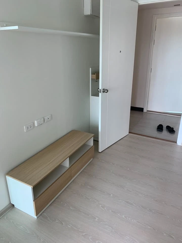 Condo for sale: The Kit Plus Phahon Yothin - Khu Khot Phase 2, empty room, reasonable price. Room decorating enthusiasts should not miss this.
