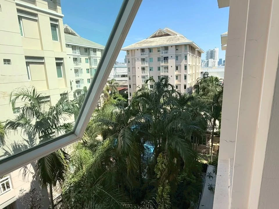 Condo for sale, The Bangkok Narathiwat, ready to move in, fully furnished, spacious and comfortable room, hurry and reserve now!