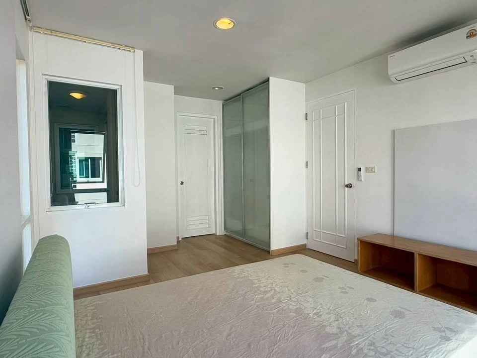 Condo for sale, The Bangkok Narathiwat, ready to move in, fully furnished, spacious and comfortable room, hurry and reserve now!