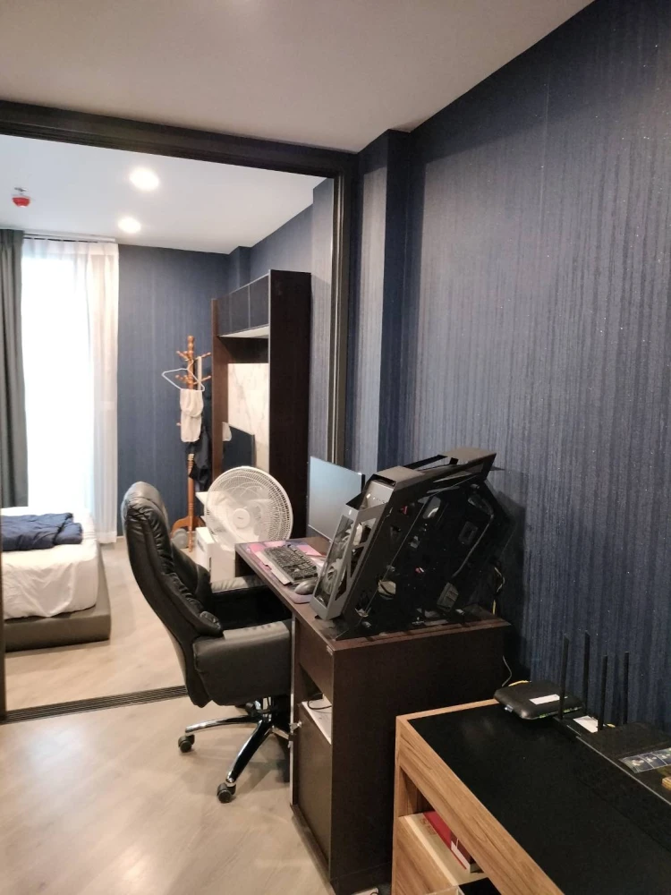 Condo for sale, The Base Streaming, new, elegant, looks good!!