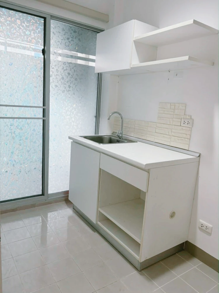 Condo for sale: The Kit Tiwanon. Ready to move in, fully furnished. Book now!
