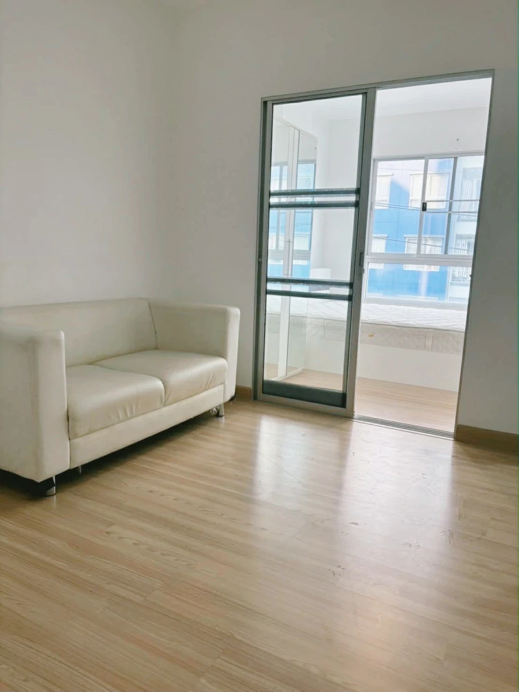 Condo for sale: The Kit Tiwanon. Ready to move in, fully furnished. Book now!