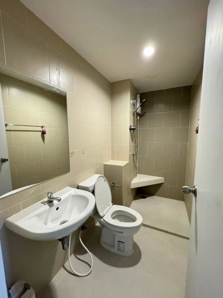 Condo for sale: The Kit Plus Phahonyothin-Khukot. Ready to move in, fully furnished. A great place to live. Book now!