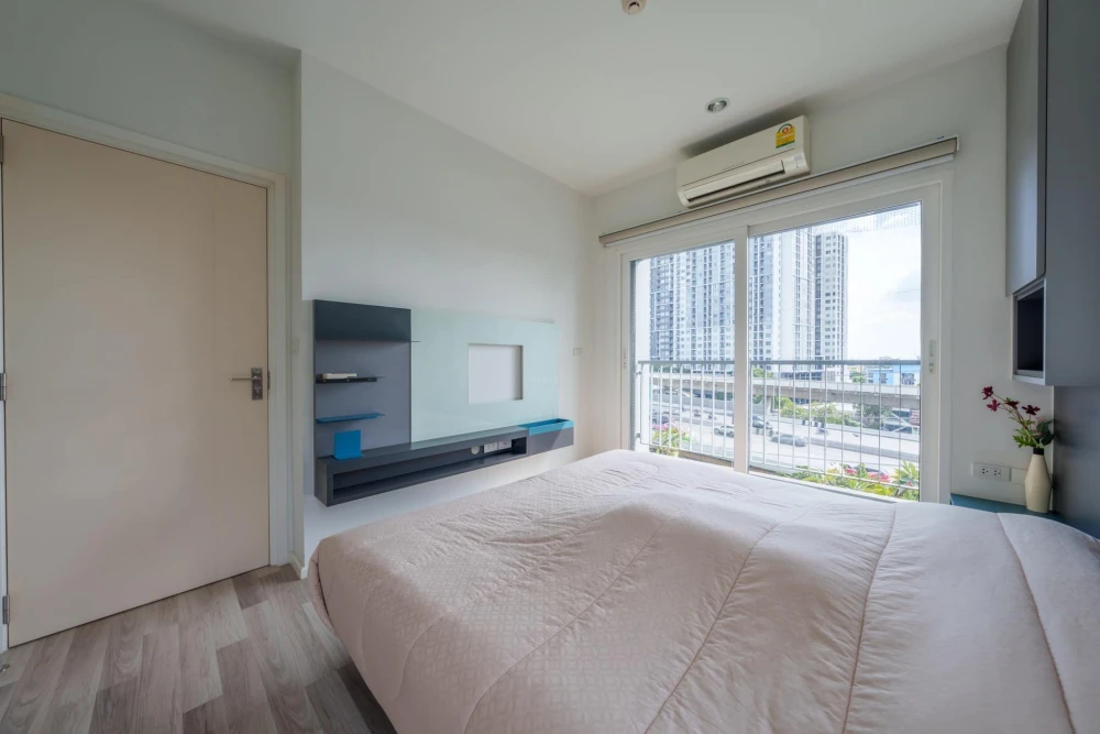Condo for sale, The Key Wutthakat, corner room, good view, no buildings blocking it, lots of usable space. Hurry and buy it.