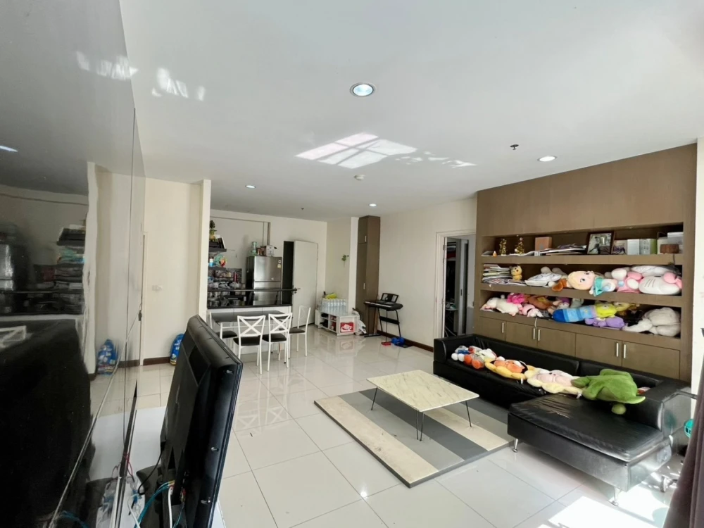 Condo for sale: The Four Wings Residence Srinakarin. Beautiful, luxurious, and comfortable. Buy now!!