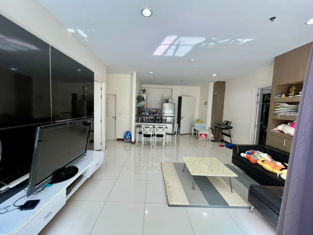 Condo for sale: The Four Wings Residence Srinakarin. Beautiful, luxurious, and comfortable. Buy now!!