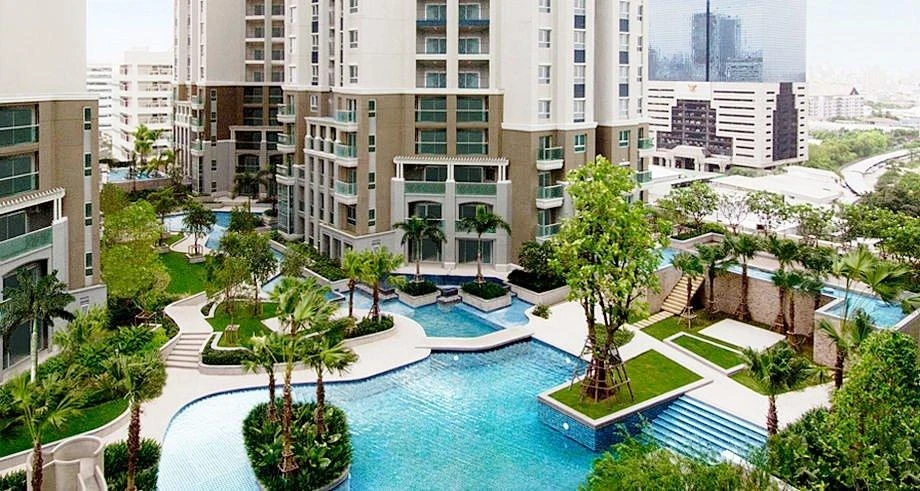 Condo for sale: Belle Grand Rama 9. Spacious and airy unit. Buy now!!