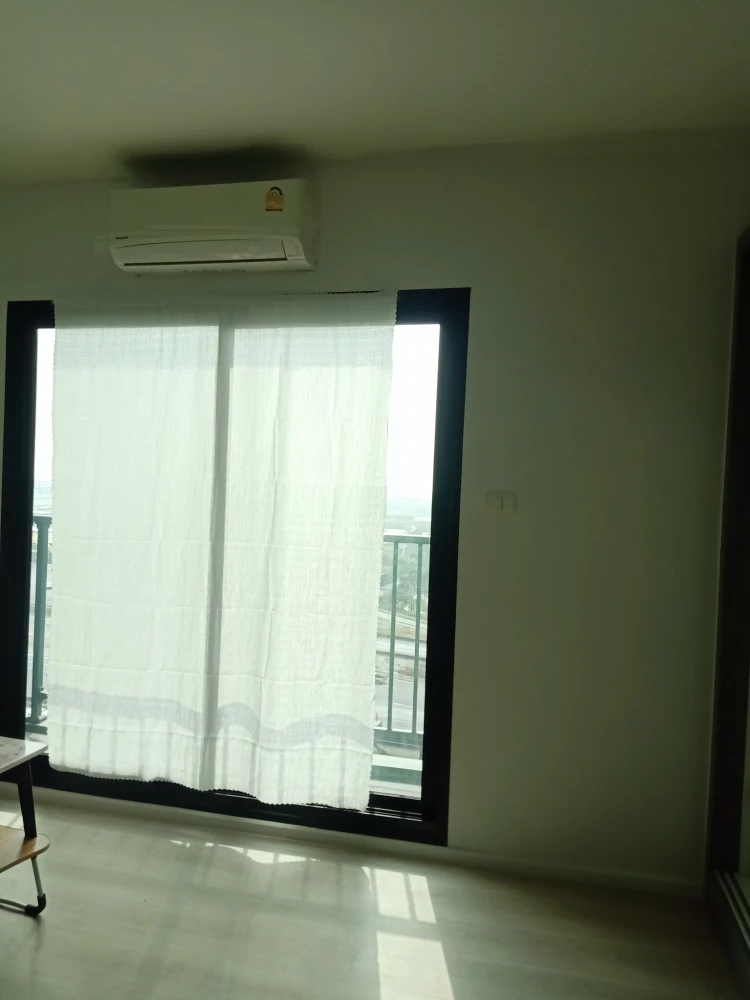 Condo for sale, A Space Mega, empty room, airy, clean, comfortable, swimming pool view, hurry and book before you miss out.