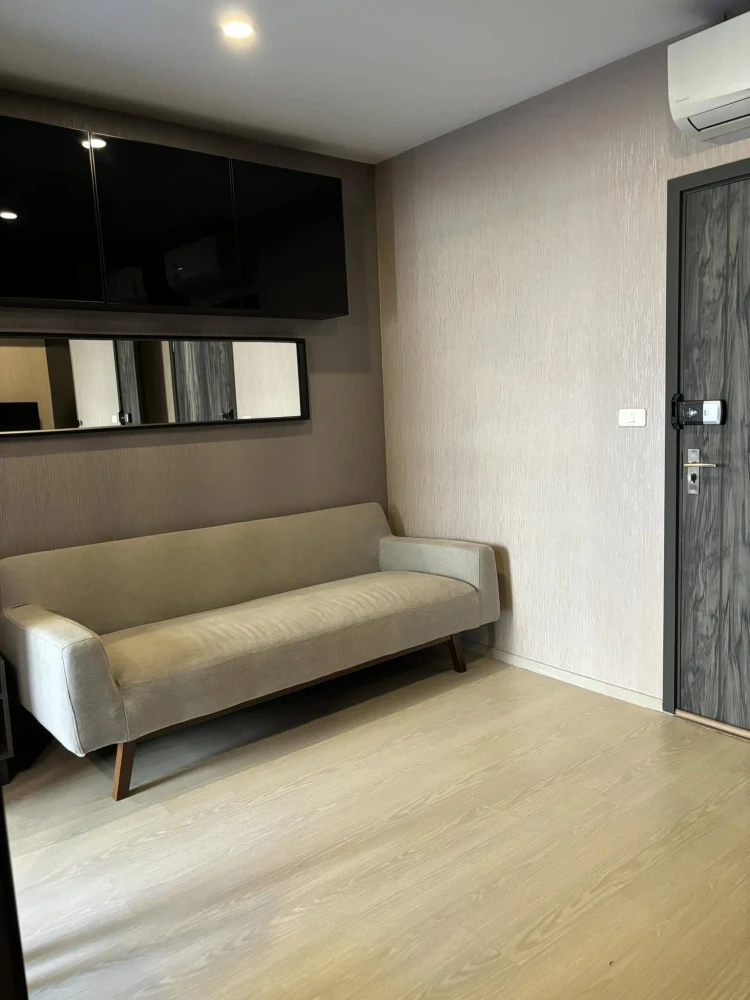 Condo for sale, Elio Del Nest, spacious room with plenty of built-in furniture. You can't miss out on booking it.