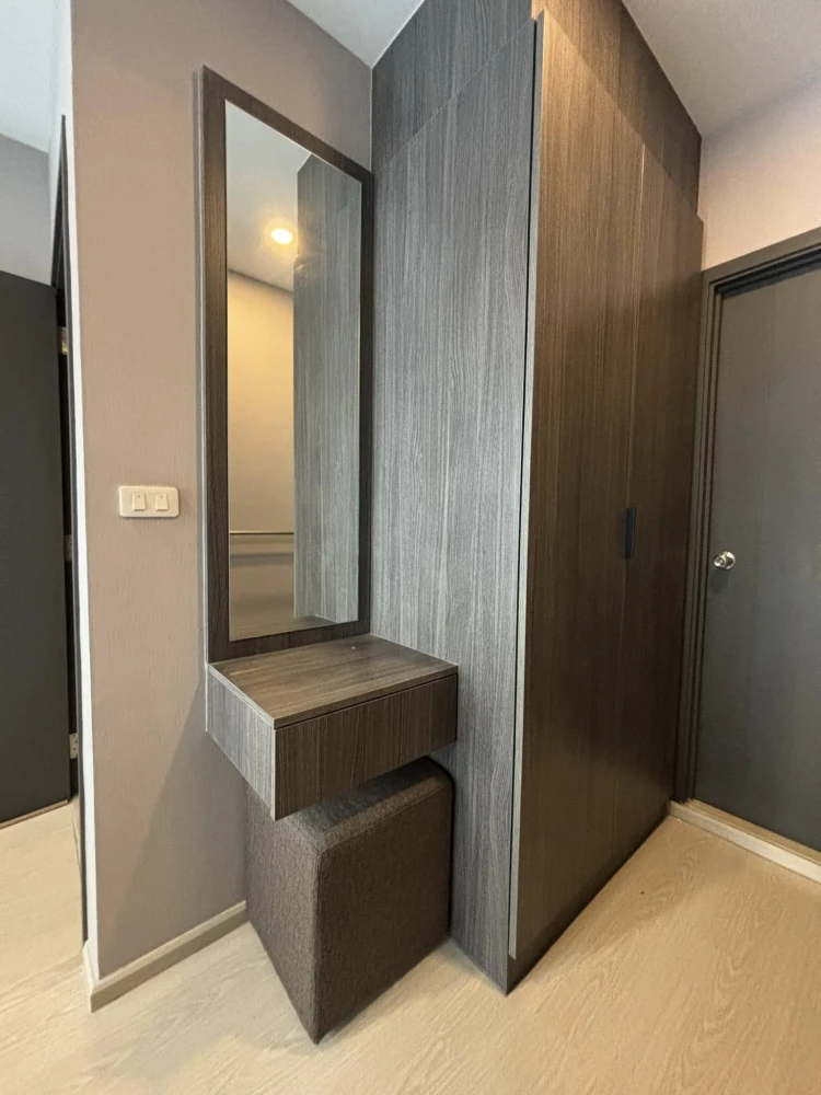 Condo for sale, Elio Del Nest, spacious room with plenty of built-in furniture. You can't miss out on booking it.
