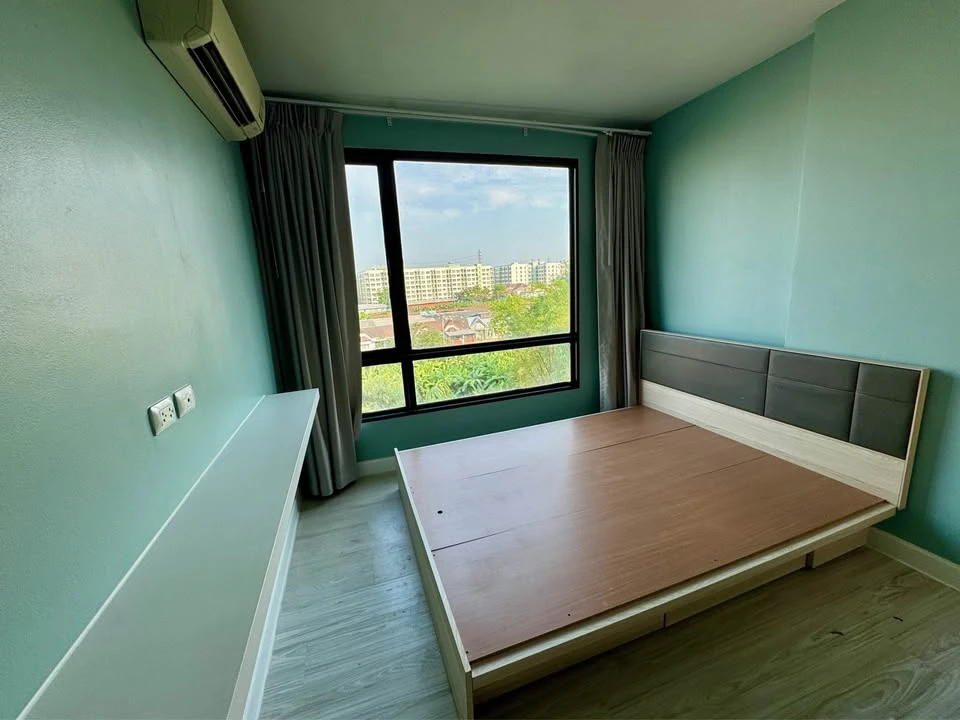 For sale: L-Style Condo, ready to move in, 6th floor, east-facing view, no blockage, great price, come and own it now!