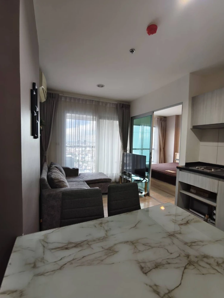 Condo for sale, Aspire Ngamwongwan, city view, complete with furniture and electrical appliances. If you miss it, you'll regret it.