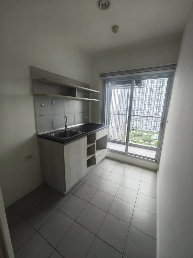 Condo for sale: Aspire Sathorn-Tha Phra. Great location, attractive price. Buy now!!