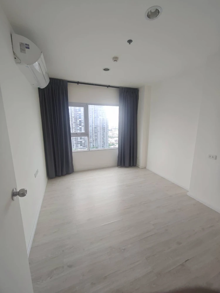 Condo for sale: Aspire Sathorn-Tha Phra. Great location, attractive price. Buy now!!