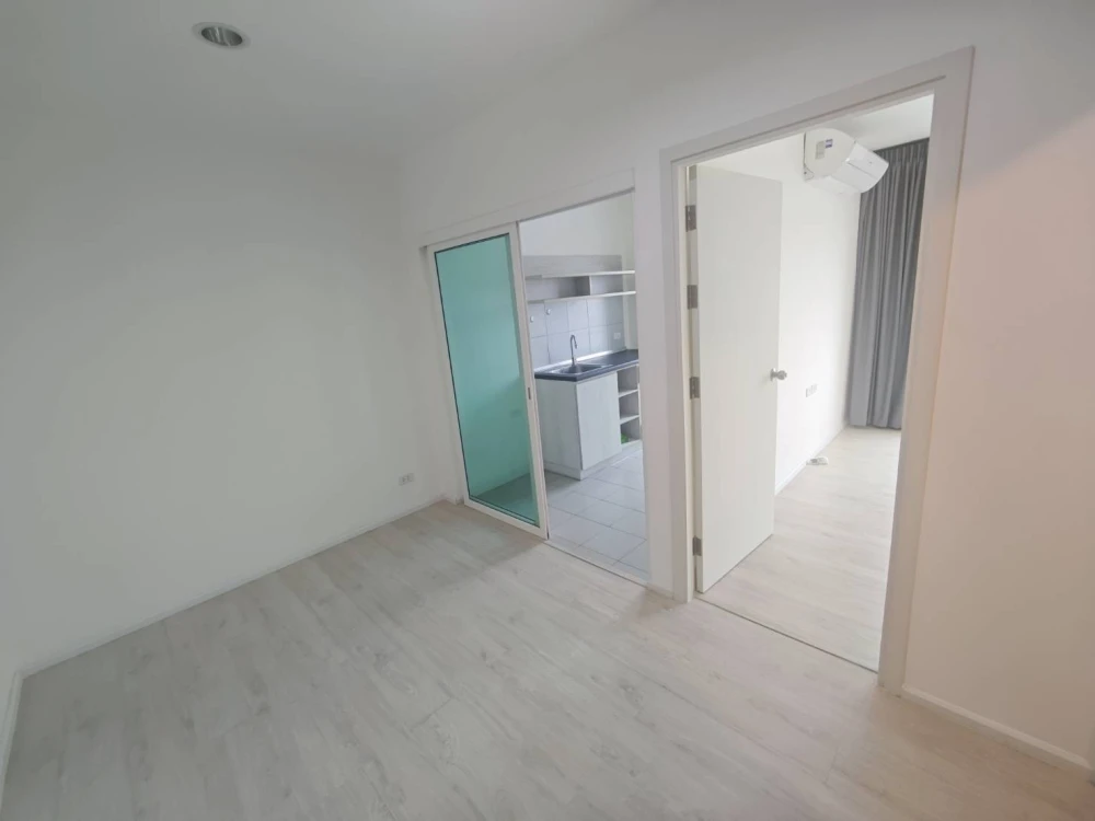 Condo for sale: Aspire Sathorn-Tha Phra. Great location, attractive price. Buy now!!