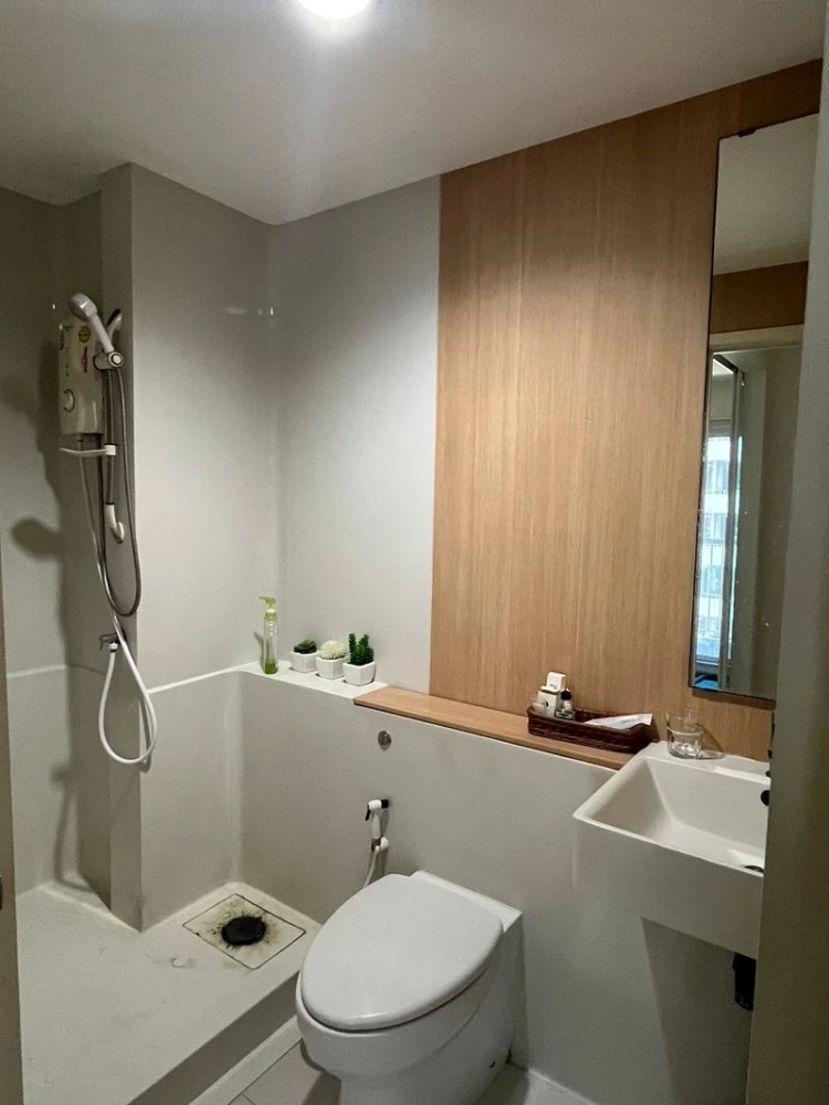 Condo for sale, Aspire Ratchada-Wong Sawang, bright room, comfortable to the eyes, convenient transportation, decorated and ready to move in, don't wa