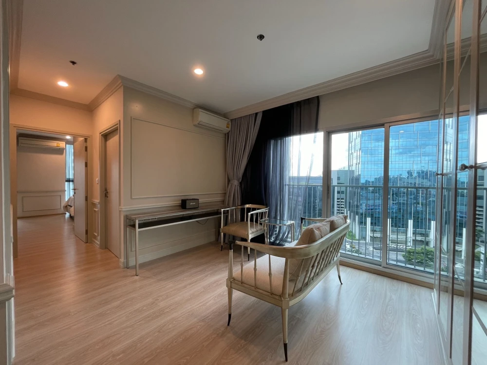 Condo for sale Noble Revolve Ratchada, 2 bedrooms, 2 bathrooms, 11th floor, fully furnished, ready to move in. Don't miss out!
