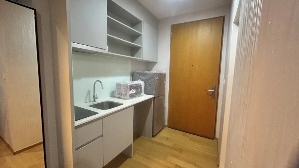 Condo for sale: Noble Revo Silom, spacious room, comfortable to live in, divided into sections. Affordable price If you miss it, you will regret it.