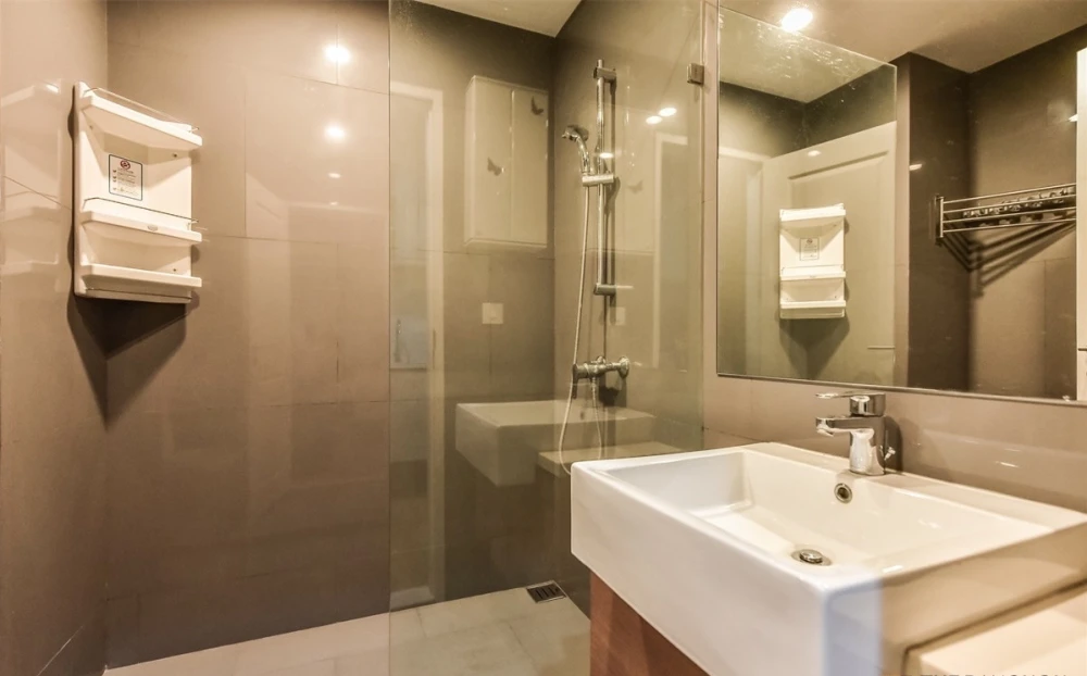 Condo for sale: Noble Revo Silom, spacious room, comfortable to live in, divided into sections. Affordable price If you miss it, you will regret it.