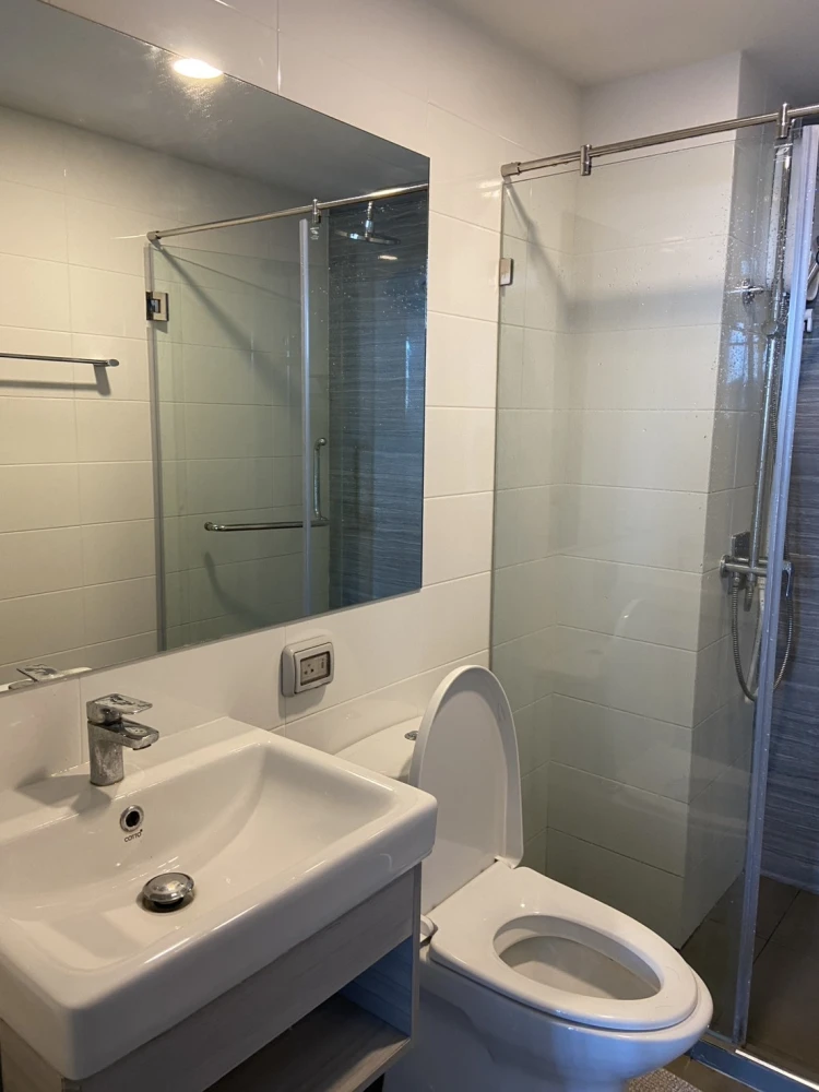 Condo for sale: Knightsbridge Collage Sukhumvit 107. Excellent floor, good orientation, great ventilation. Buy now!!