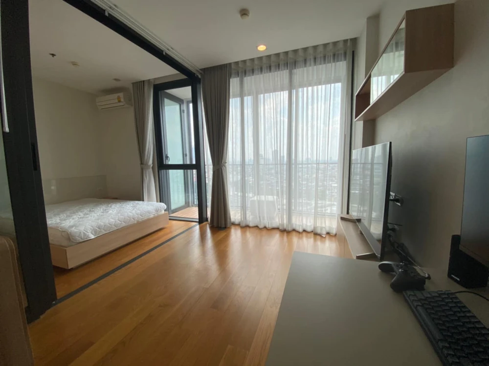 Condo for sale: Bright Wongwian Yai, high floor, ready to move in, fully furnished, spacious and comfortable room. Reserve now!