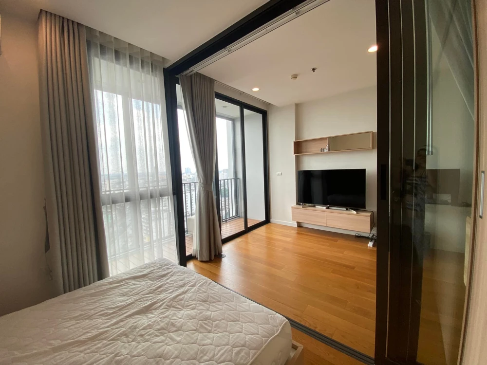 Condo for sale: Bright Wongwian Yai, high floor, ready to move in, fully furnished, spacious and comfortable room. Reserve now!
