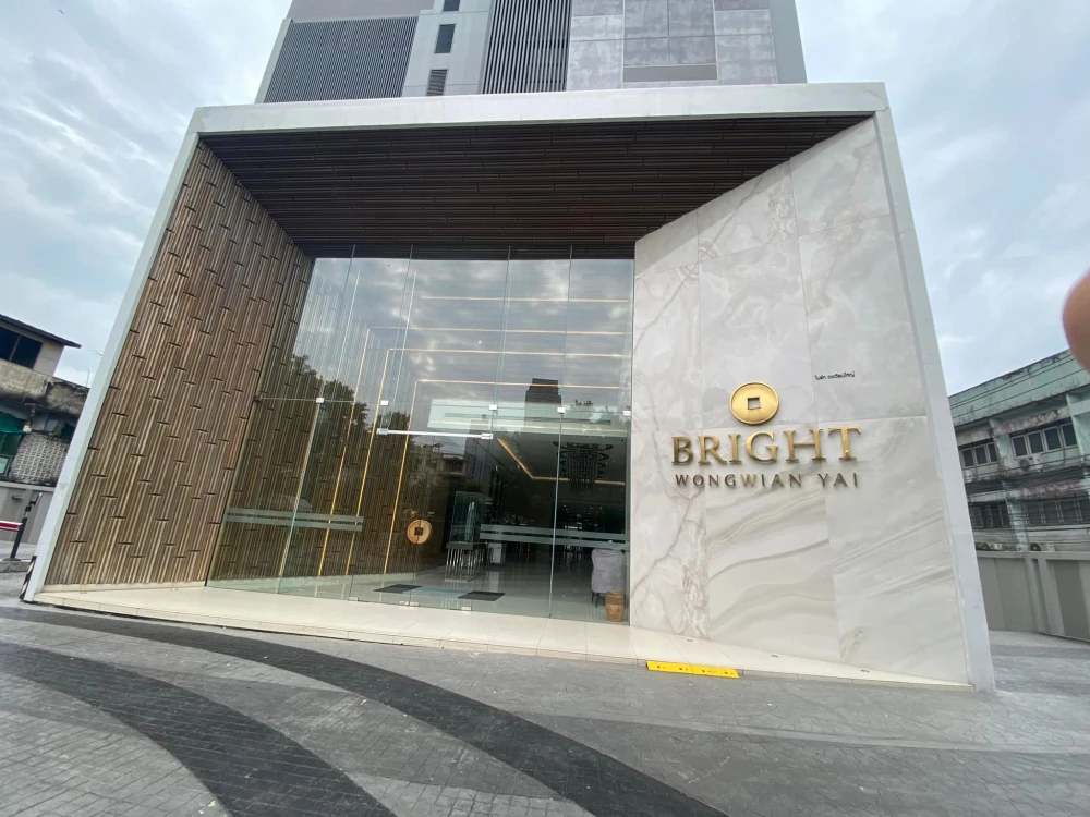 Condo for sale: Bright Wongwian Yai, high floor, ready to move in, fully furnished, spacious and comfortable room. Reserve now!
