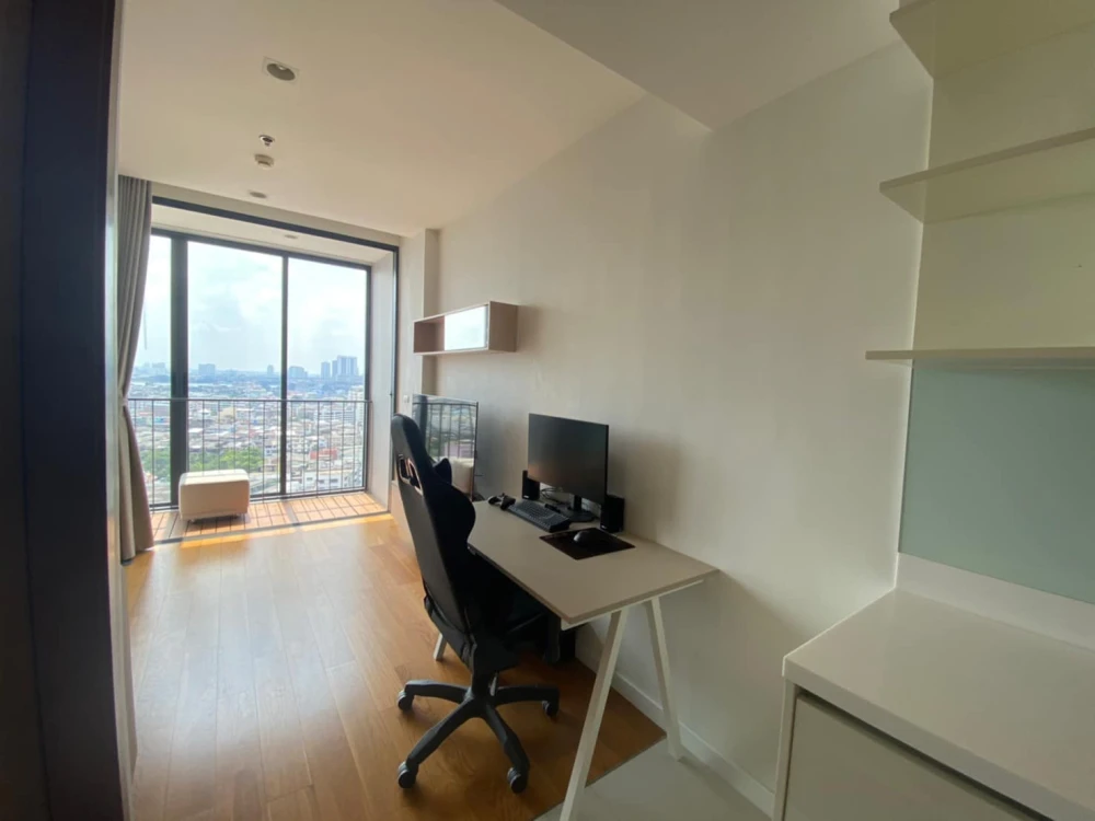 Condo for sale: Bright Wongwian Yai, high floor, ready to move in, fully furnished, spacious and comfortable room. Reserve now!