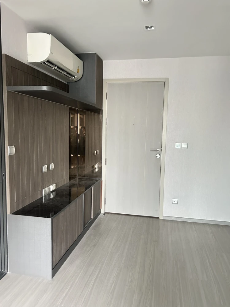 Condo for sale, Life Ladprao, 23rd floor, fully furnished with high-quality materials, built-in wardrobe, bed, ready to move in.