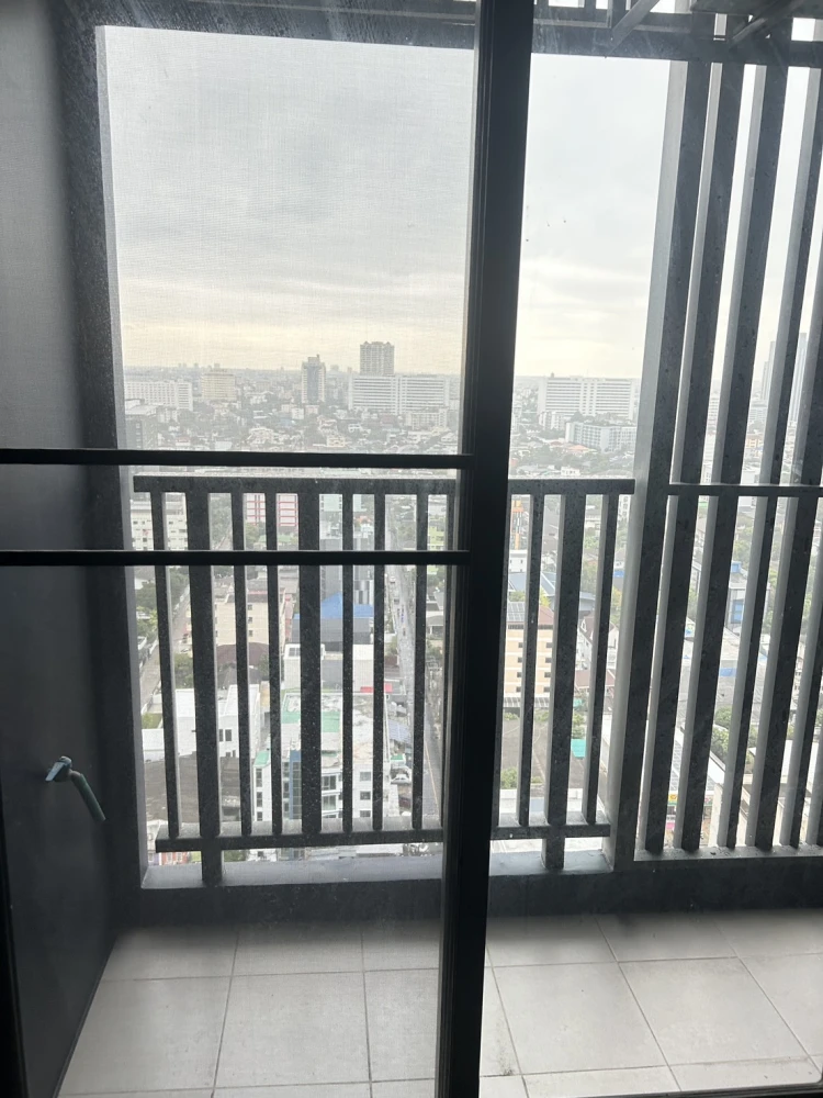 Condo for sale, Life Ladprao, 23rd floor, fully furnished with high-quality materials, built-in wardrobe, bed, ready to move in.