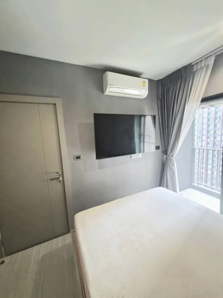 Condo for sale: Life Asoke-Rama 9. Beautiful, luxurious and comfortable unit. Buy now!!
