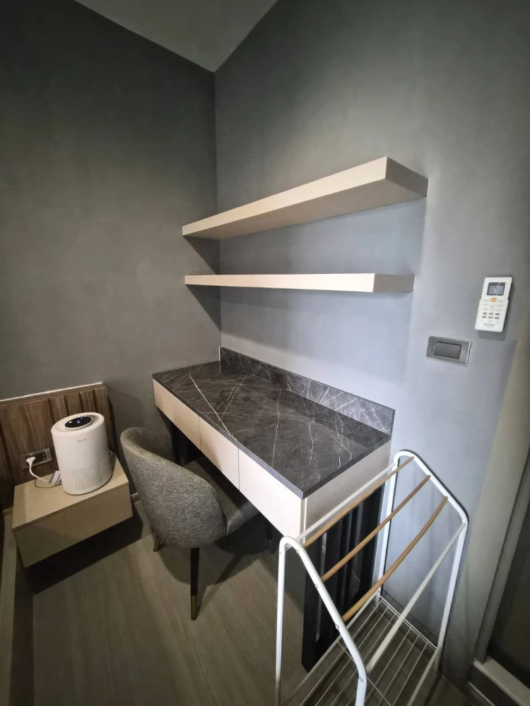 Condo for sale: Life Asoke-Rama 9. Beautiful, luxurious and comfortable unit. Buy now!!