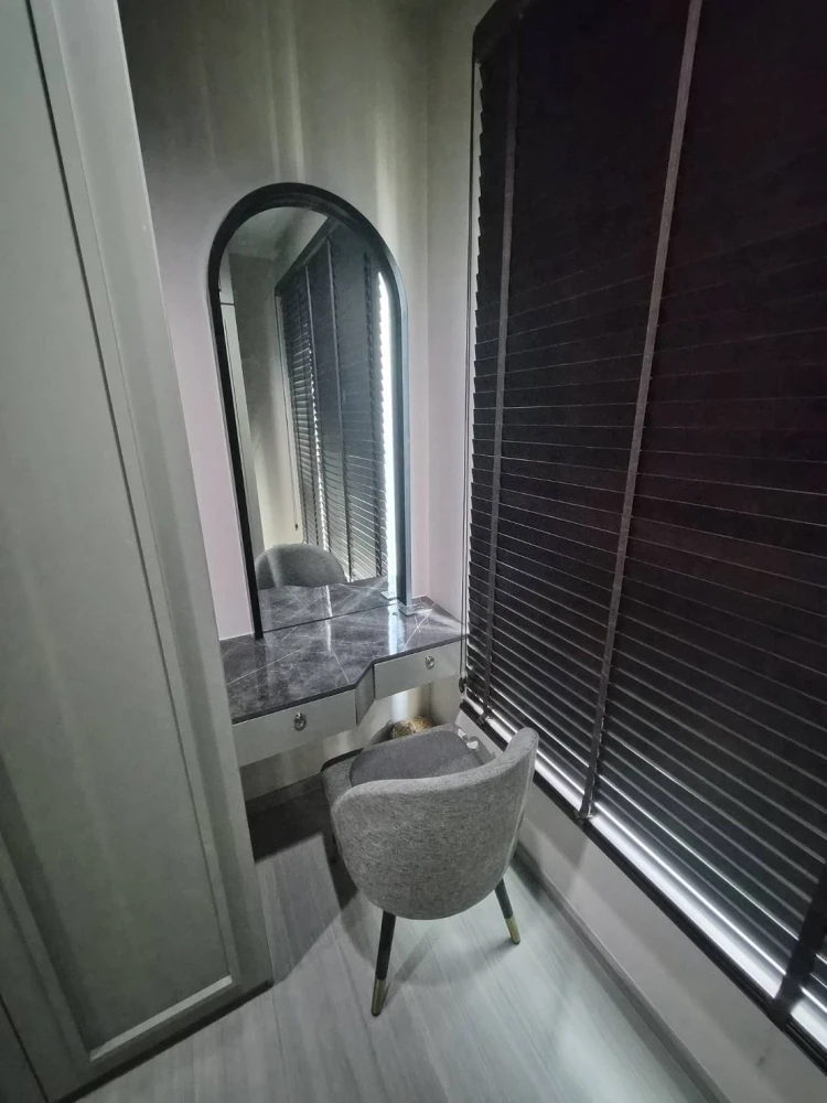 Condo for sale: Life Asoke-Rama 9. Beautiful, luxurious and comfortable unit. Buy now!!