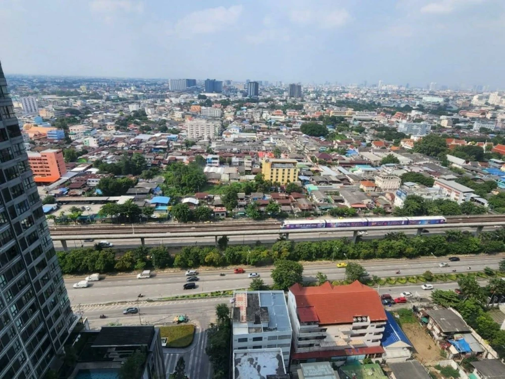 Condo for sale: Ideo Sathorn-Tha Phra. Great location, attractive price. Buy now!!