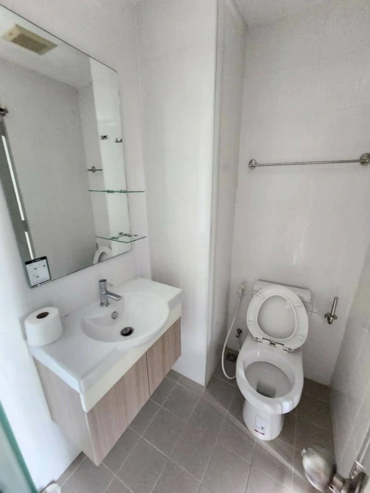 Condo for sale: Ideo Sathorn-Tha Phra. Great location, attractive price. Buy now!!