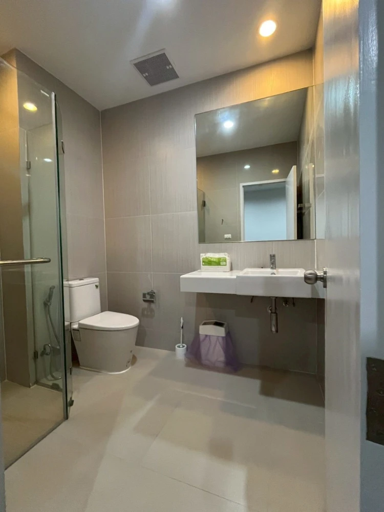 For sale: Chewathai Ramkhamhaeng Condo. Ready to move in, fully furnished with appliances. Just bring your personal belongings and you can occupy the