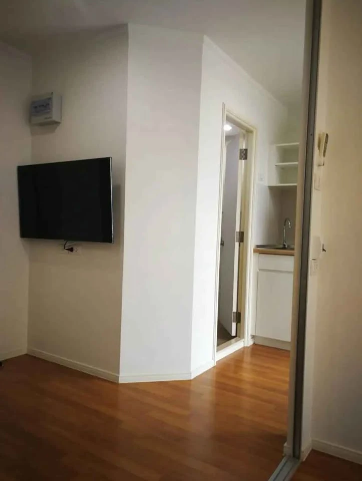 For sale: Lumpini Park Condo Rama 9-Ratchada, a nice room, city view, cool breeze all day, facilities available, book now before you miss out!