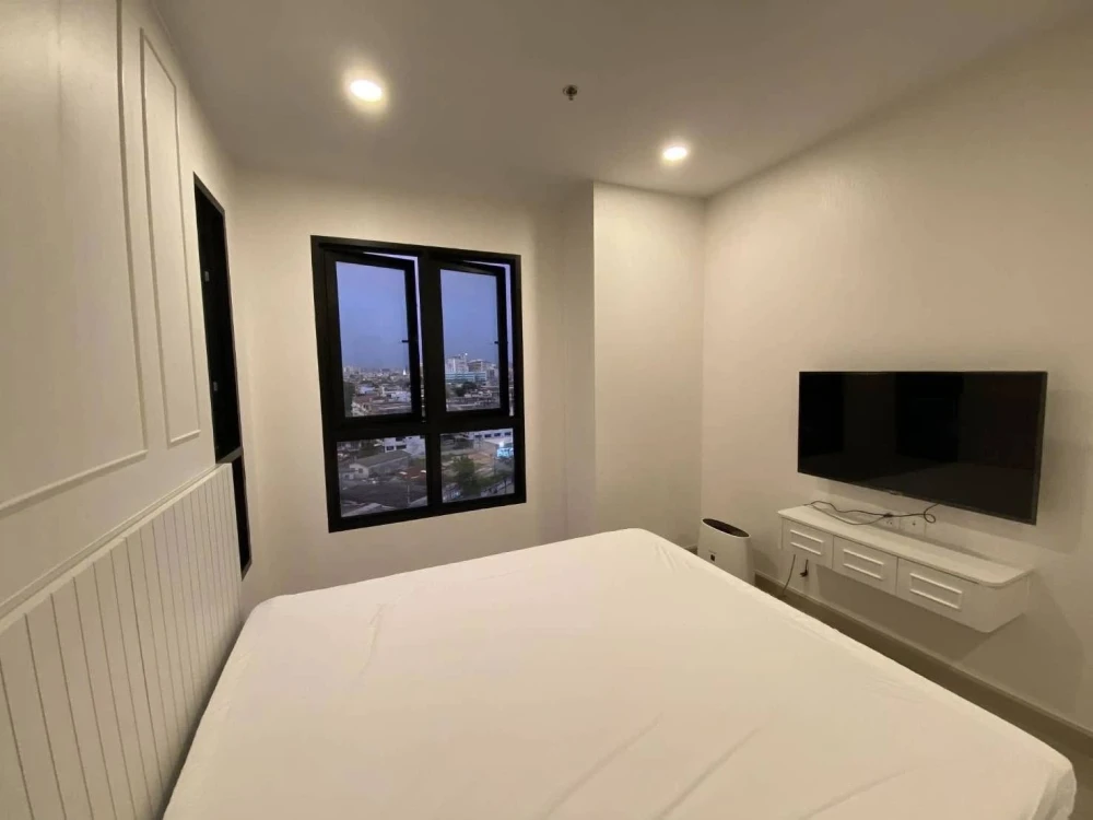 Selling Supalai Lite Tha Phra Wongwian Yai condo. Large, comfortable unit with ample usable space. Book now! Don't miss out!