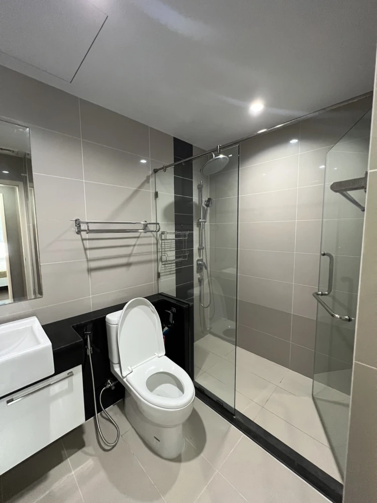 Condo for sale, Supalai Lite Sathorn Charoenrat, nice room, fully built-in furniture, beautiful view, must book now