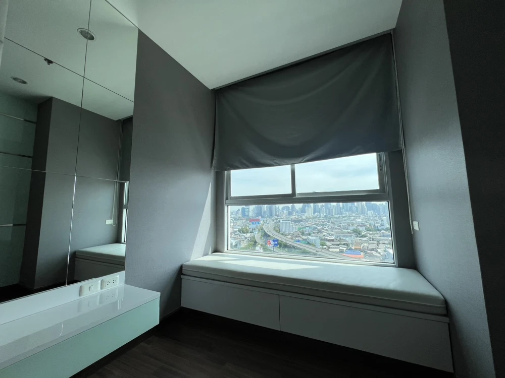 Condo for sale, Supalai Lite Sathorn Charoenrat, nice room, fully built-in furniture, beautiful view, must book now
