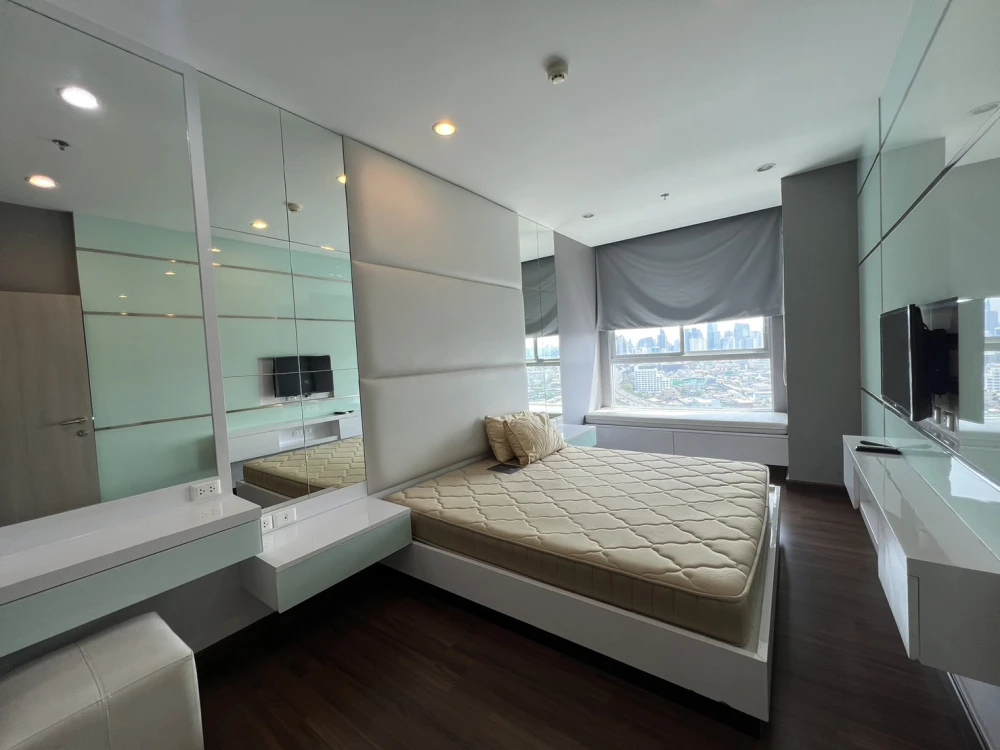 Condo for sale, Supalai Lite Sathorn Charoenrat, nice room, fully built-in furniture, beautiful view, must book now