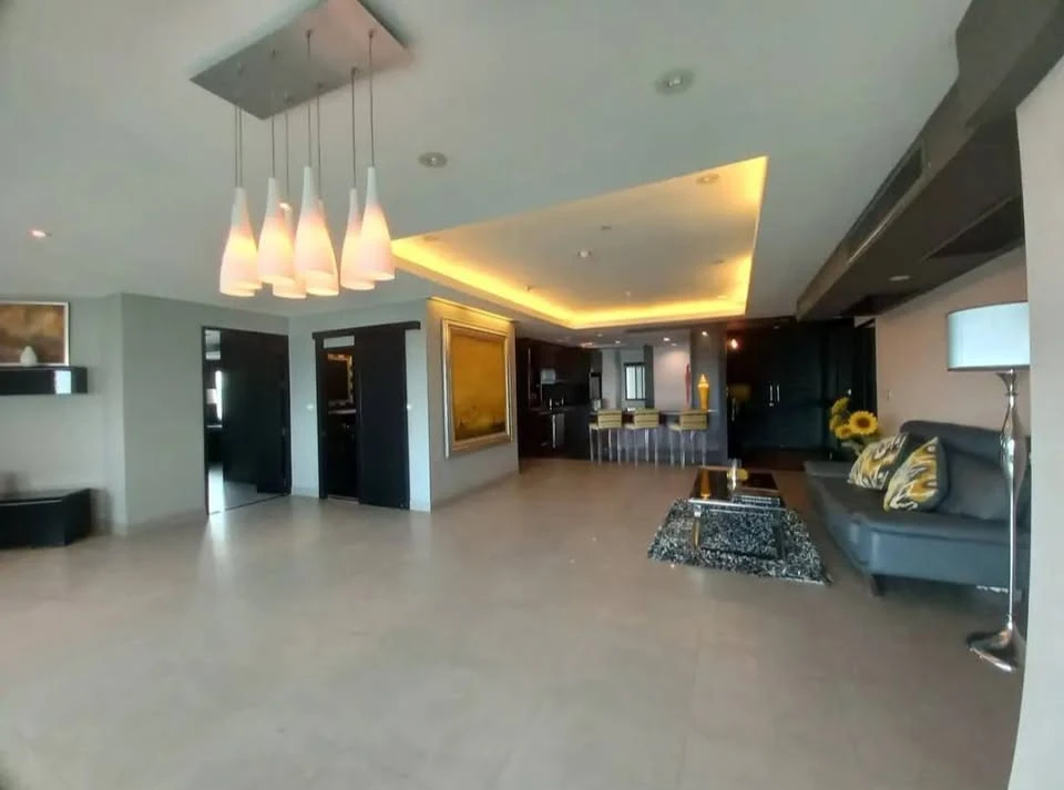 Condo for sale, Sathorn Garden, 3 bedrooms, 3 bathrooms, plus a maid's room, fully furnished, reserve now!
