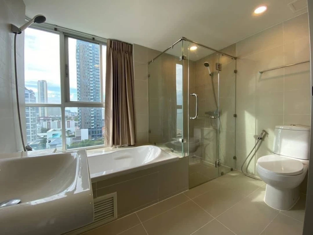 Condo for sale, Special 3 bedroom, sea view, Lumpini Park Beach Jomtien. Interested in owning one? Reserve now!