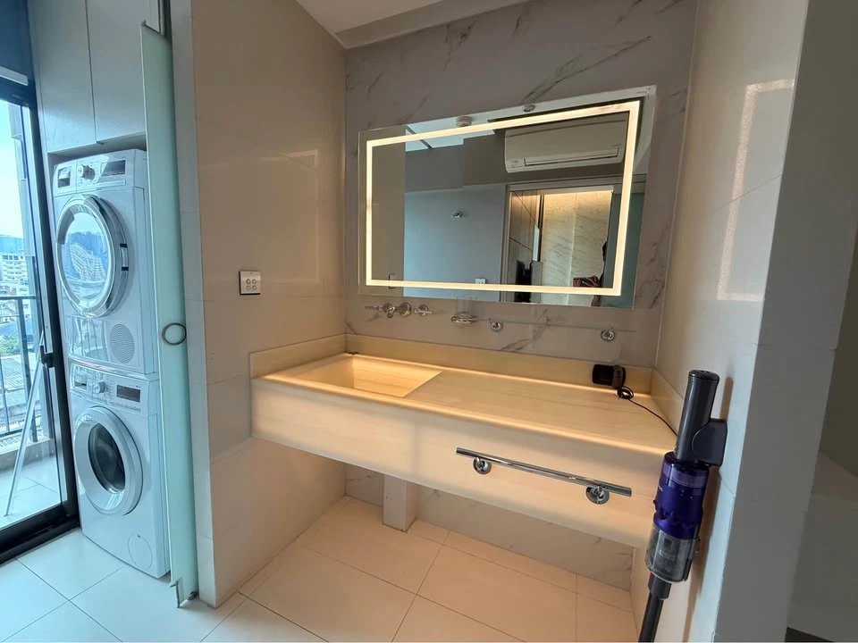Condolette Pixel Sathorn for sale. Fully furnished with built-in cabinets throughout the unit. Don't miss out!